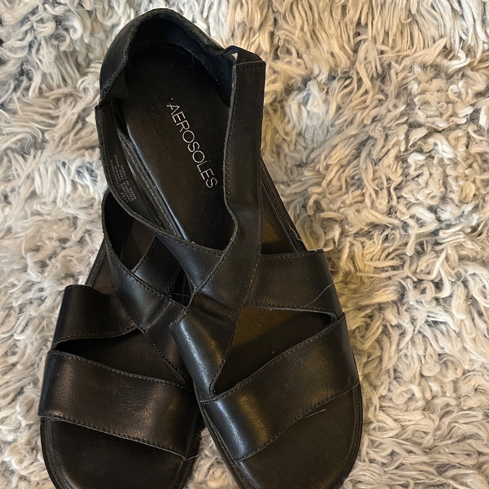 AEROSOLES Women's Elegant Black Sandals  SLIP ON  exastic insert for easy on off